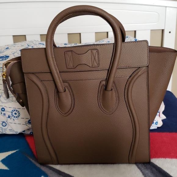 SOLD ❗❗❗Ainifeel smile large handbag - Picture 3 of 5